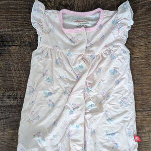 Magnetic me - Size 6-9m romper